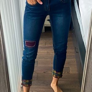 Desigual Slim Cropped Jean with Embroidery. Size 26